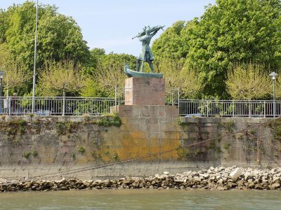 Hagendenkmal_Worms_Rheinseite